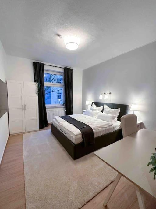 Modern City Apt. -With 2 Tv, Netflix And Work Desk Essen Exterior foto